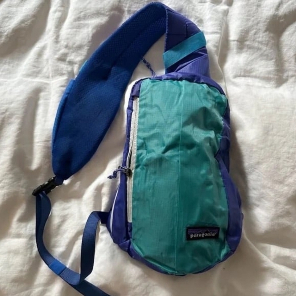 Patagonia Ultralight Blue and Teal Black Hole Sling Bag